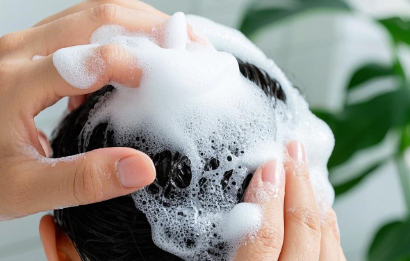 Hydroxyethyl Cellulose* Shampoo